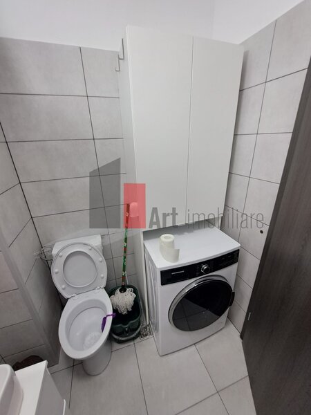 Rezervelor nr. 99, inchiriez apartament 2 camere.